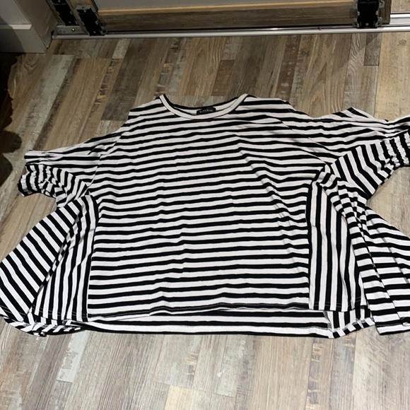 Tops: sm-lrg - Yaya, Zara, Suzy Shier, lucky brand - Picture 16 of 16